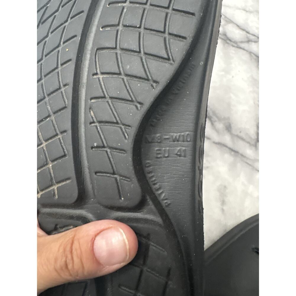 OOFOS Black Recovery Slide Sandals - Picture 4 of 5